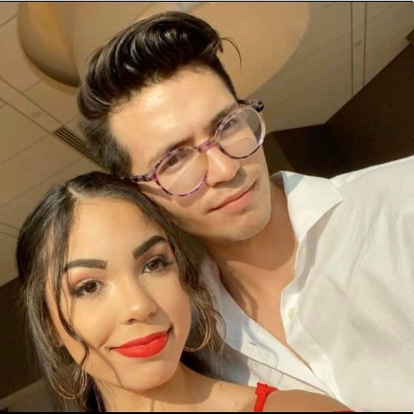 Meet your Posher, Hunter lee - Picture 1 of 1